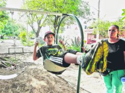 Un pequeño disfruta de los juegos del parque ubicado en Aurelio Ortega, de la colonia Seattle en Zapopan. EL INFORMADOR / E. Barrera