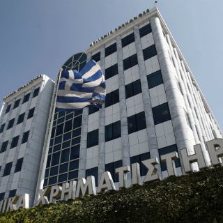 Bolsa de Atenas vive lunes negro