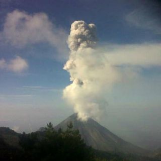 Protección Civil vigila Volcán El Colima por incremento de actividad