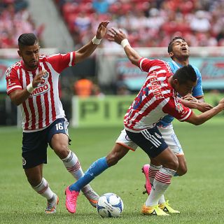Directiva de Chivas, molesta con jugadores y cuerpo técnico