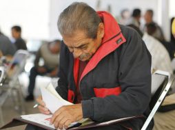 Los adultos mayores se ven obligados a trabajar como empacadores o empleados con salarios bajos. NTX / ARCHIVO