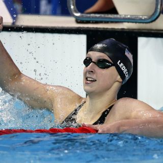 Katie Ledecky está a un paso de la historia