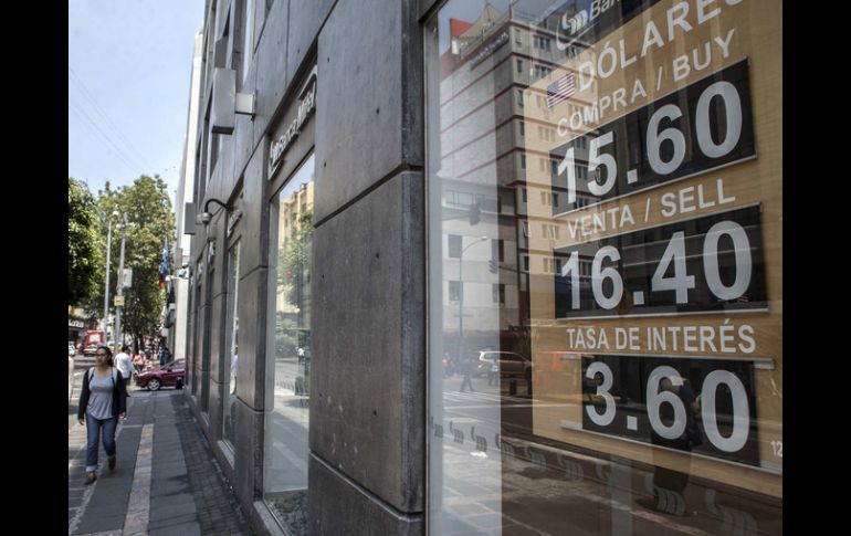 En un trimestre el incremento de la moneda estadounidense podría propiciar un aumento a los productos afectando al consumidor final. SUN / ARCHIVO