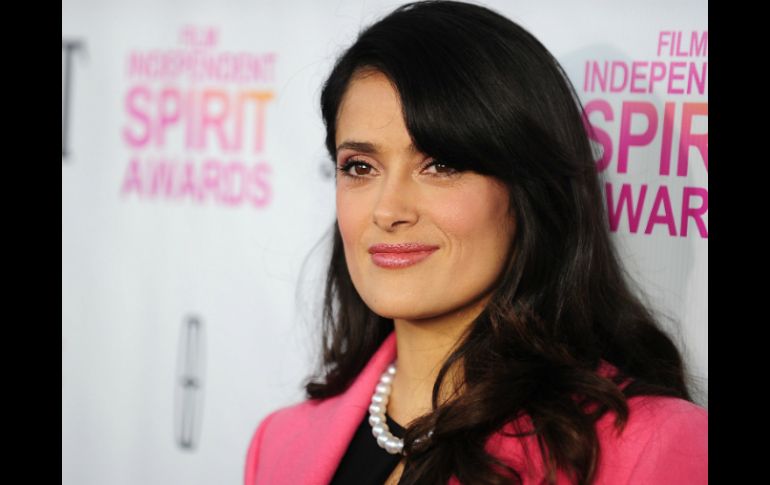 Recordó que Donald Trump usa en sus construcciones a inmigrantes mexicanos a los que paga muy pocos dólares al día. AFP / ARCHIVO