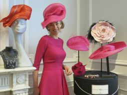 El sombrero es por sí mismo un accesorio pero también puede complementarse con joyería. EFE / ARCHIVO