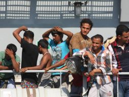 Protección Civil, la Cruz Roja y la organización católica Caritas recibieron a los náufragos con alimentos, agua e indumentos. EFE / Lannino