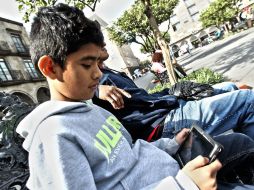 Los padres deben vigilar que los aparatos sean usados con moderación y que no sustituyan las actividades y buenos habitos de los niños. EL INFORMADOR / ARCHIVO