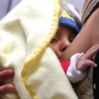 Mujeres deben eliminar mitos sobre lactancia