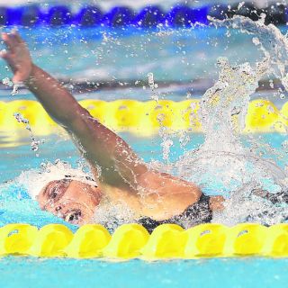 Nadadora mexicana Beatriz Reséndiz gana oro