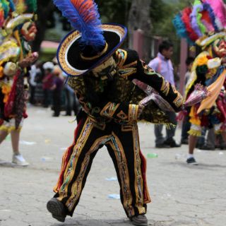 Danzantes voladores mezclan la tradición maya y colonial