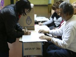 Se llevaron a cabo las elecciones primarias, para elegir entre 14 candidatos a quienes participarán en los comicios de octubre. EFE / D. Fernández