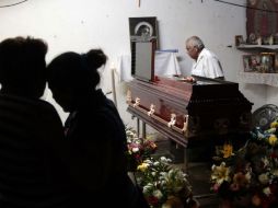 Sus familiares decidieron llevarse el cuerpo para ser velado en su casa en Xaltianguis. AFP / P. Pardo