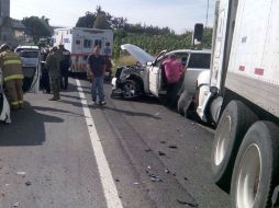 Se cree que la causa del accidente fue porque el conductor del tráiler se quedó dormido; quedó detenido. ESPECIAL / UEPCBJ