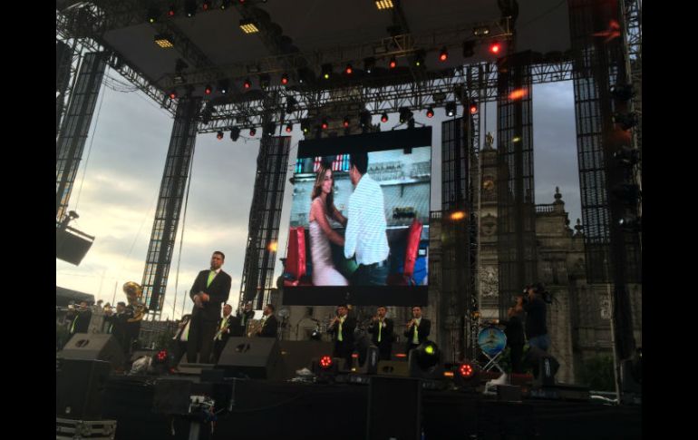 Temas como el 'Sinaloense', 'No me dolió ', 'Que me digan loco', 'El mejor perfume' y 'Fruta madura', fueron los primeros. EL INFORMADOR / E. Esparza