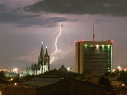 Cada uno de los rayos que cae puede liberar más de mil amperes de electricidad. EL INFORMADOR / ARCHIVO