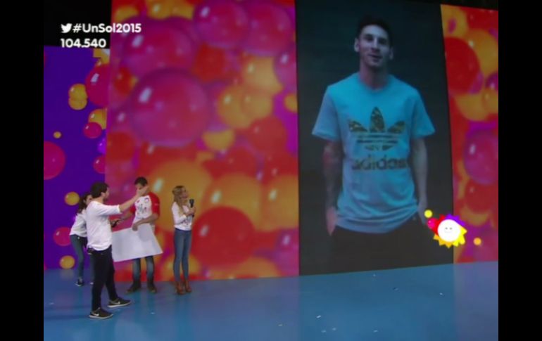 El futbolista estuvo en la transmisión donde comunicó la donación. TWITTER / Fundación Lío Messi