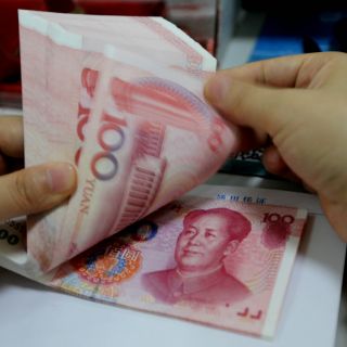 Inyectan 307 MDD a mercado tras devaluación del yuan