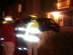 Autoridades acudieron al lugar del percance que ocurrió ayer lunes. ESPECIAL /