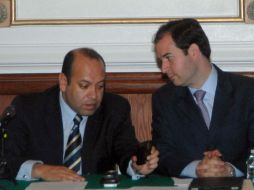 Moreno Rivera (i) señala que él ha hecho un trabajo desde abajo, con lo que tiene una visión de la problemática local y nacional. NTX / ARCHIVO