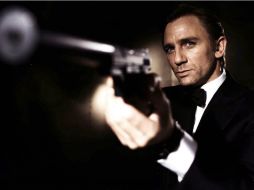 Daniel Craig convirtió a Bond en un héroe con mucha más acción, y está a punto de estrenar su tercer película 'Spectre'. AP / ARCHIVO