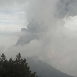 Volcán El Colima registra cuatro exhalaciones fuertes este martes