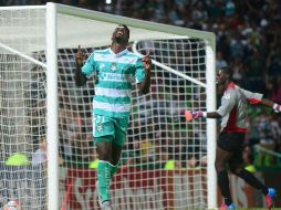 Djaniny celebra su gol a favor de Santos. MEXSPORT / E. Terrazas
