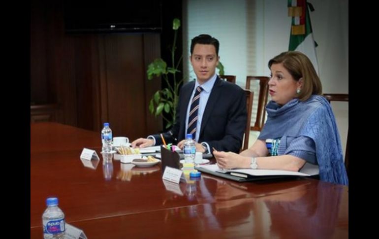 La procuradora General de la República se reúne con integrantes de la Mesa Directiva de la CONCAAM. TWITTER / @PGR_mx