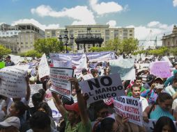 Este miércoles se manifestaron varios habitantes de policías desarmadas para exigir que la Fuerza Única salga de sus poblaciones. EL INFORMADOR / F. Atilano