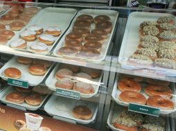 Las donas son doblemente causantes de cáncer, porque son elaboradas con harina y azúcar y después son fritas a altas temperaturas. EL INFORMADOR / ARCHIVO