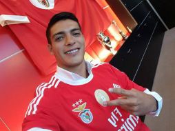 Raúl ya luce sus nuevos colores y espera consolidarse en Portugal. TWITTER / @SL_Benfica