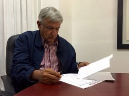 El político llamó ''achichincle de (Manlio Fabio) Beltrones'' al gobernador electo de Michoacán. FACEBOOK / Andres Manuel Lopez Obrador