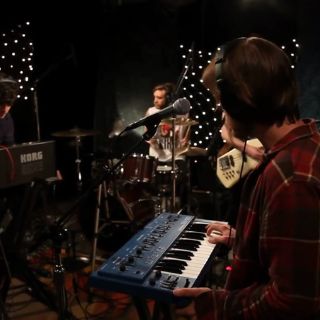 Neon Indian musicalizará una noche electrónica en Cavaret