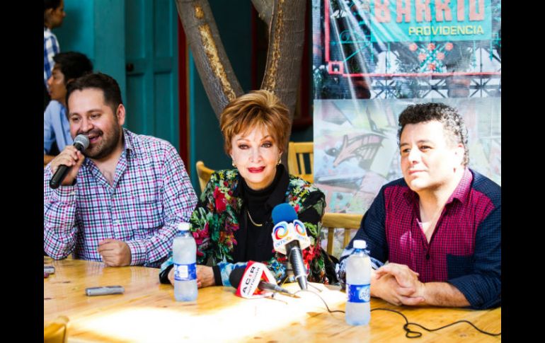 El productor Juan Torres, la actriz Norma Lazareno y el actor Luis Orozco acuden a la rueda de prensa de la obra. EL INFORMADOR / P. Pérez