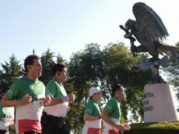 Peña es entrevistado luego de su participación en la quinta carrera Molino del Rey, organizada por el Estado Mayor Presidencial. NTX /