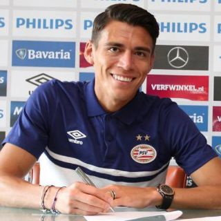 El PSV formaliza contratación de Héctor Moreno