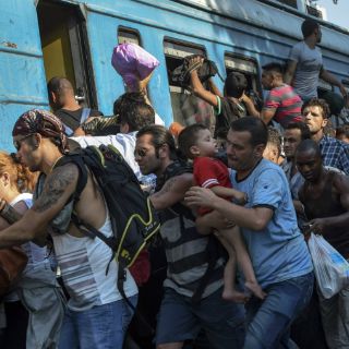 Italia rescata a 320 migrantes en el Mediterráneo