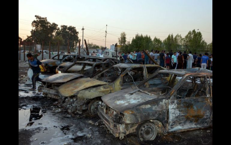 Una explosión en un taller de reparación de autos dejó dos muertos y tres heridos al norte de la comunidad de Taji. EFE / M. Jalil