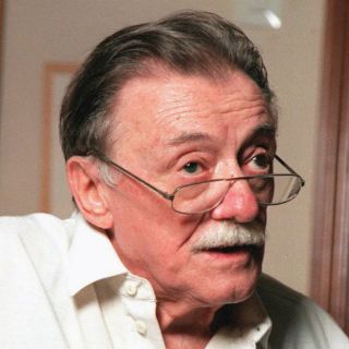 Inauguración de estatua en homenaje a Benedetti se retrasa