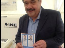 El senador Héctor Larios, anuló su voto al votar por ambos contendientes: Ricardo Anaya y Javier Corral. TWITTER / @LariosHector