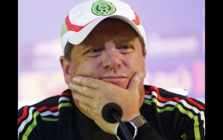 A tres semanas del despido de Miguel Herrera, aun no se ha elegido al nuevo estratega del Tri. AP / ARCHIVO