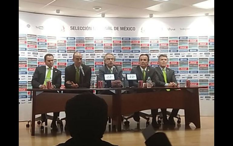 Decio de María señala que aunque la Copa Confederaciones es importante, lo prioritario es calificar al Mundial. TWITTER / @FMF