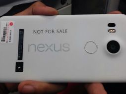 Según el portal Mashable, el nuevo Nexus de Google, vendrá con una pantalla de 5.2 pulgadas. TWITTER / @MKBHD
