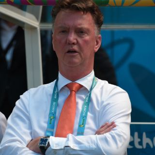 Hay más atacantes además de Rooney, está ‘Chicharito’: Van Gaal