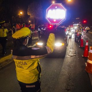 Suspenden a funcionarios por presunta corrupción en alcoholímetro