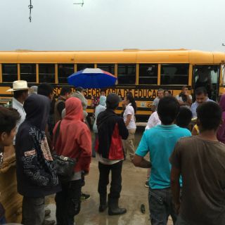 Autoridades rescatan a menores explotados en empacadora