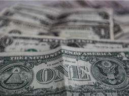 El billete verde se cotiza por primera vez en 17 pesos por unidad. EL INFORMADOR / ARCHIVO