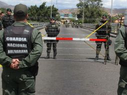 Tras una emboscada en la que murieron tres militares venezolanos y un civil, Venezuela cerró su frontera por 72 horas. EFE /