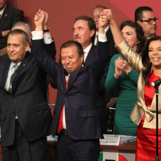 Beltrones rinde protesta como presidente del PRI