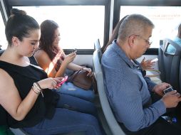 La mayoría de las personas usa las redes sociales y el internet para cuestiones de ocio y diversión. EL INFORMADOR / ARCHIVO