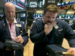 Dow Jones muestra una baja de 249.67 puntos. AP / ARCHIVO